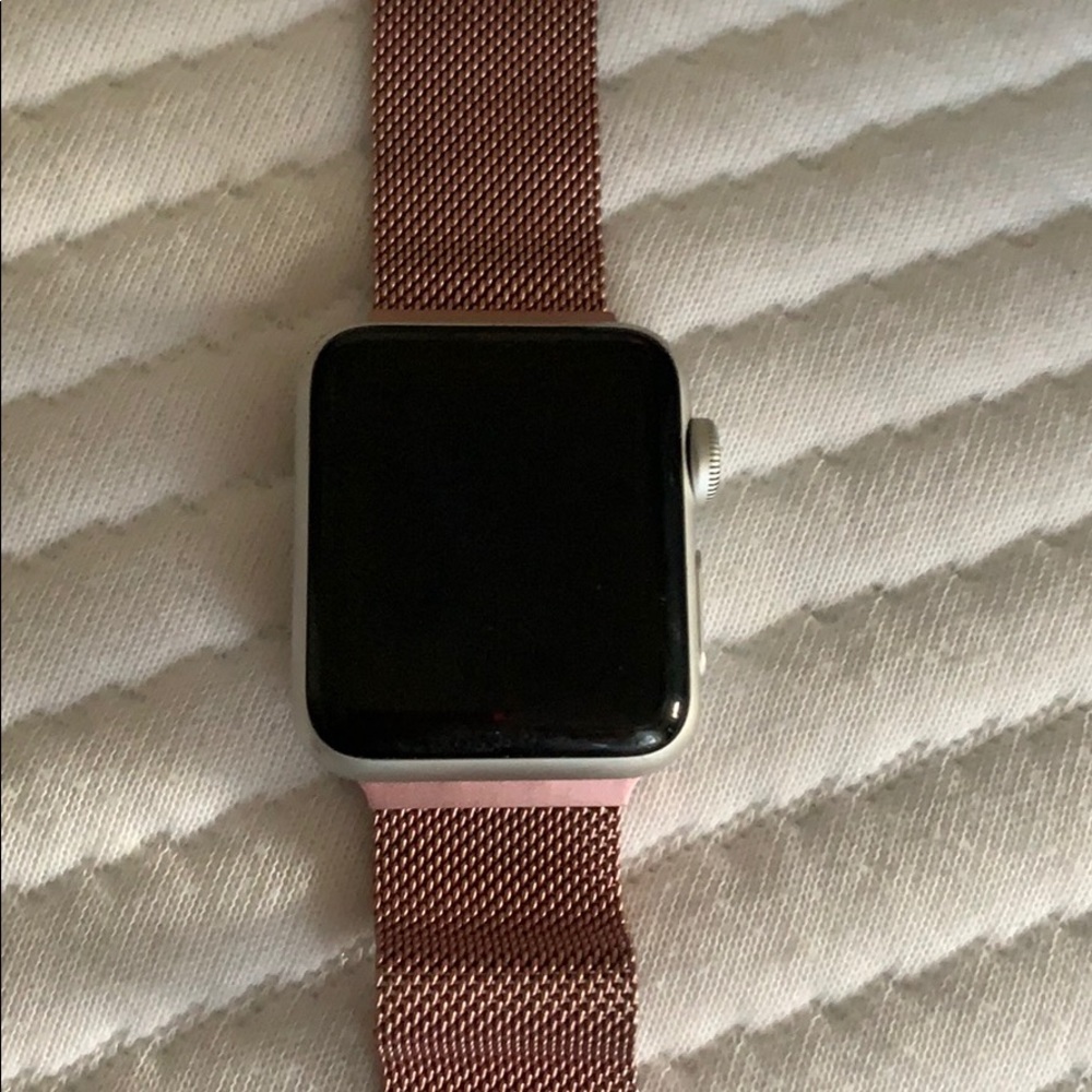 Apple Watch Series 3. 38mm. Silver